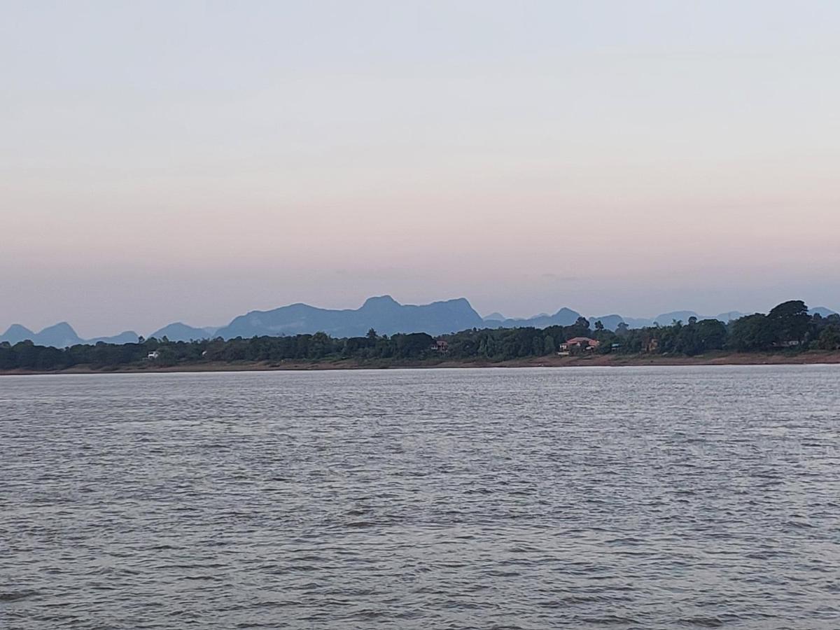 Happy Space วิลล่าทั้งหลัง 2นอน 2น้ำ ฟรี Wifi จอดรถ Накхонпханом Екстер'єр фото